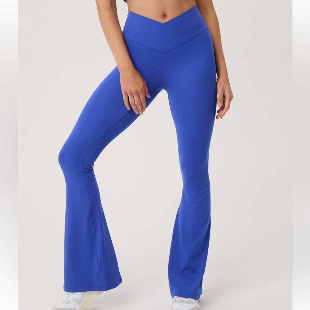 Offline by Aerie blue flared leggings. Size Large regular length.